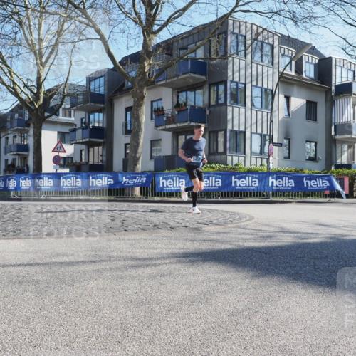 06.04.2025 - 44. Internationalen Wilhelmsburger Insellauf Luisa Fischer http://msf.ph/oto/7556692 06.04.2025 10:12:00 Ziel 3457 meine-sportfotos.de