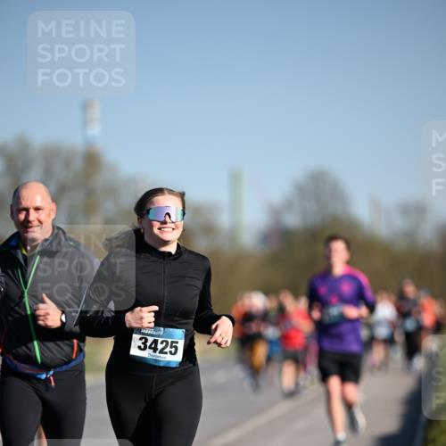 06.04.2025 - 44. Internationalen Wilhelmsburger Insellauf Dr. Thomas Lammeyer http://msf.ph/oto/7556694 06.04.2025 09:32:39 Laufen 3425 meine-sportfotos.de