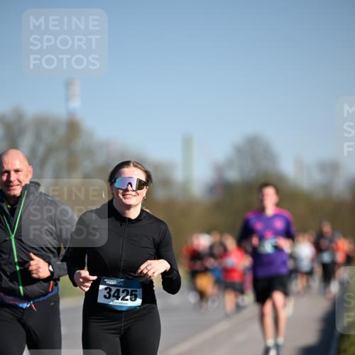 06.04.2025 - 44. Internationalen Wilhelmsburger Insellauf Dr. Thomas Lammeyer http://msf.ph/oto/7556698 06.04.2025 09:32:40 Laufen 3425 meine-sportfotos.de