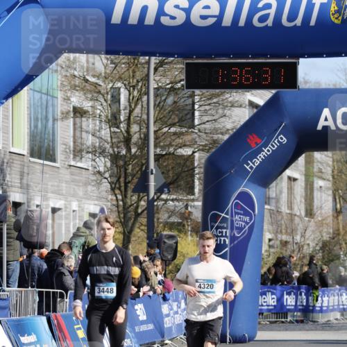 06.04.2025 - 44. Internationalen Wilhelmsburger Insellauf A. Gomolzig http://msf.ph/oto/7556717 06.04.2025 10:26:29 Ziel 3448, 4320, 5056 meine-sportfotos.de