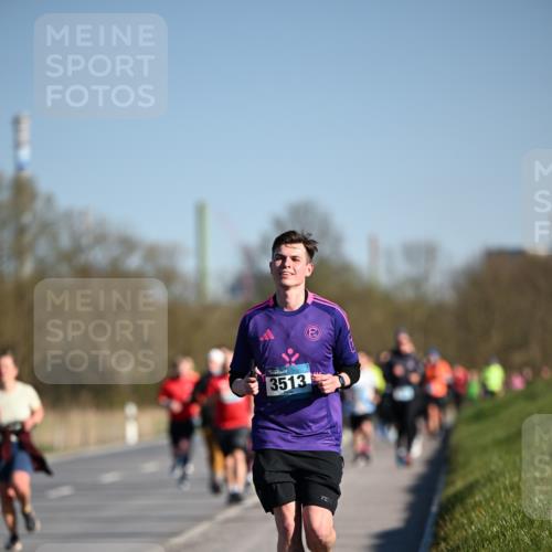 06.04.2025 - 44. Internationalen Wilhelmsburger Insellauf Dr. Thomas Lammeyer http://msf.ph/oto/7556725 06.04.2025 09:32:43 Laufen 3513 meine-sportfotos.de