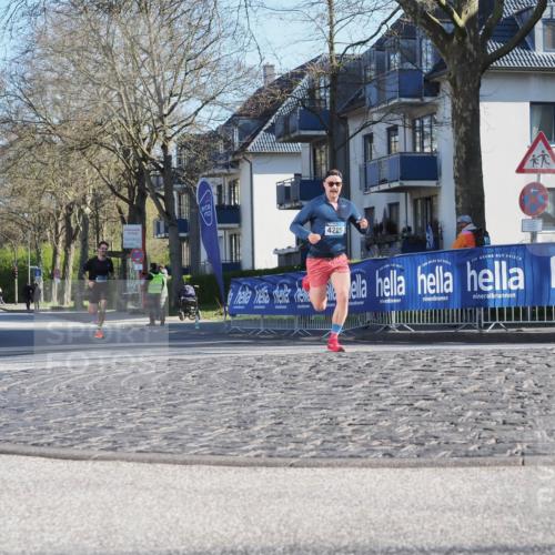 06.04.2025 - 44. Internationalen Wilhelmsburger Insellauf Luisa Fischer http://msf.ph/oto/7556729 06.04.2025 10:12:23 Ziel 4285 meine-sportfotos.de