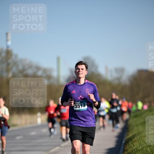 06.04.2025 - 44. Internationalen Wilhelmsburger Insellauf Dr. Thomas Lammeyer http://msf.ph/oto/7556734 06.04.2025 09:32:43 Laufen 3513 meine-sportfotos.de