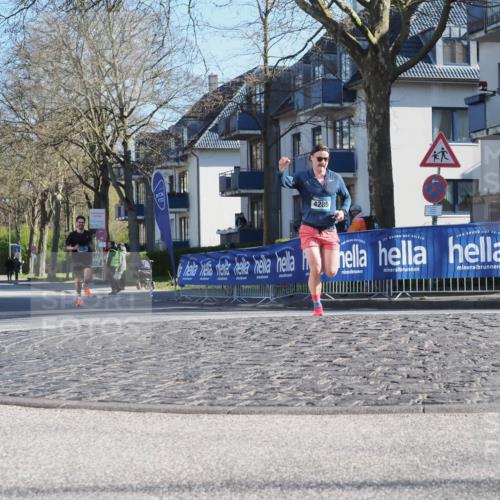 06.04.2025 - 44. Internationalen Wilhelmsburger Insellauf Luisa Fischer http://msf.ph/oto/7556738 06.04.2025 10:12:24 Ziel 4206, 4285 meine-sportfotos.de