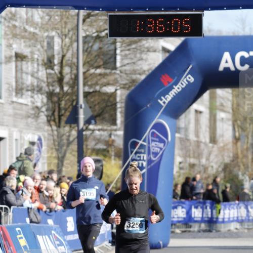 06.04.2025 - 44. Internationalen Wilhelmsburger Insellauf A. Gomolzig http://msf.ph/oto/7556739 06.04.2025 10:26:03 Ziel 3195, 3250, 3535 meine-sportfotos.de