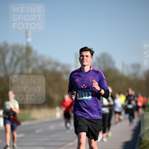 06.04.2025 - 44. Internationalen Wilhelmsburger Insellauf Dr. Thomas Lammeyer http://msf.ph/oto/7556755 06.04.2025 09:32:44 Laufen 3513 meine-sportfotos.de