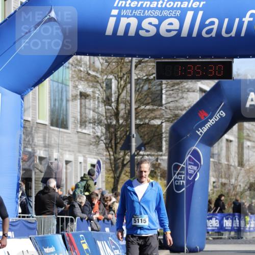 06.04.2025 - 44. Internationalen Wilhelmsburger Insellauf A. Gomolzig http://msf.ph/oto/7556786 06.04.2025 10:25:28 Ziel 3591, 4079, 4428, 4576, 5115 meine-sportfotos.de