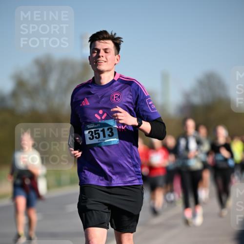 06.04.2025 - 44. Internationalen Wilhelmsburger Insellauf Dr. Thomas Lammeyer http://msf.ph/oto/7556796 06.04.2025 09:32:46 Laufen 3513 meine-sportfotos.de