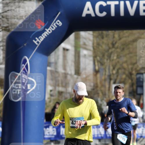 06.04.2025 - 44. Internationalen Wilhelmsburger Insellauf A. Gomolzig http://msf.ph/oto/7556808 06.04.2025 10:24:57 Ziel 3317, 3341, 4205, 4617 meine-sportfotos.de