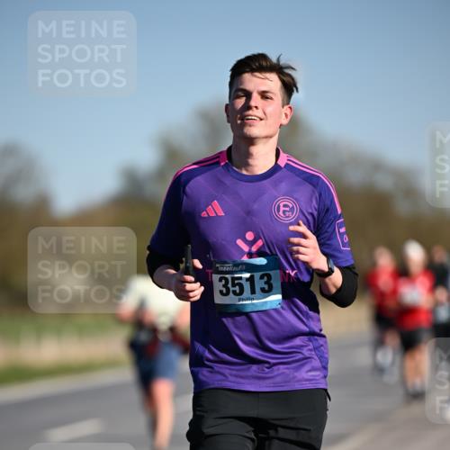 06.04.2025 - 44. Internationalen Wilhelmsburger Insellauf Dr. Thomas Lammeyer http://msf.ph/oto/7556810 06.04.2025 09:32:46 Laufen 44, 3513 meine-sportfotos.de