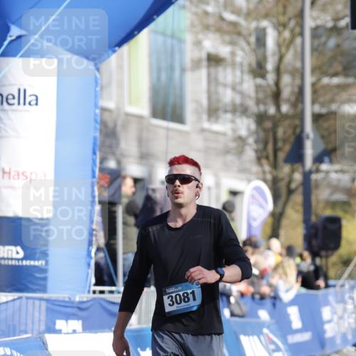06.04.2025 - 44. Internationalen Wilhelmsburger Insellauf A. Gomolzig http://msf.ph/oto/7556843 06.04.2025 10:24:36 Ziel 3081, 3294 meine-sportfotos.de