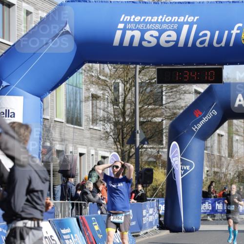 06.04.2025 - 44. Internationalen Wilhelmsburger Insellauf A. Gomolzig http://msf.ph/oto/7556888 06.04.2025 10:24:08 Ziel 3164 meine-sportfotos.de