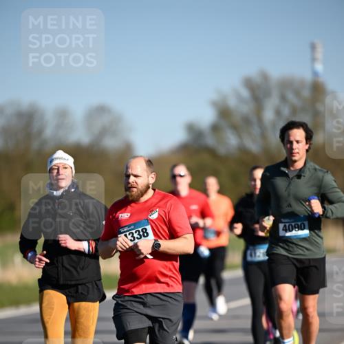 06.04.2025 - 44. Internationalen Wilhelmsburger Insellauf Dr. Thomas Lammeyer http://msf.ph/oto/7556935 06.04.2025 09:32:55 Laufen 157, 338, 4090 meine-sportfotos.de