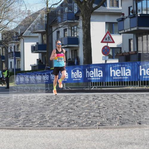 06.04.2025 - 44. Internationalen Wilhelmsburger Insellauf Luisa Fischer http://msf.ph/oto/7556954 06.04.2025 10:14:02 Ziel 71, 3759 meine-sportfotos.de