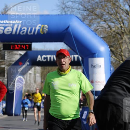 06.04.2025 - 44. Internationalen Wilhelmsburger Insellauf A. Gomolzig http://msf.ph/oto/7556983 06.04.2025 10:22:45 Ziel 3020, 3570, 4311 meine-sportfotos.de