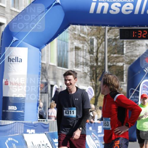 06.04.2025 - 44. Internationalen Wilhelmsburger Insellauf A. Gomolzig http://msf.ph/oto/7556993 06.04.2025 10:22:38 Ziel 3570, 4311 meine-sportfotos.de