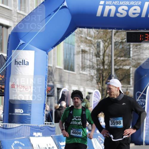 06.04.2025 - 44. Internationalen Wilhelmsburger Insellauf A. Gomolzig http://msf.ph/oto/7557044 06.04.2025 10:21:49 Ziel 4604 meine-sportfotos.de