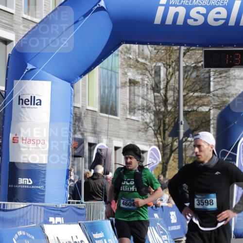 06.04.2025 - 44. Internationalen Wilhelmsburger Insellauf A. Gomolzig http://msf.ph/oto/7557047 06.04.2025 10:21:48 Ziel 4604 meine-sportfotos.de