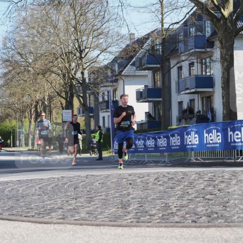 06.04.2025 - 44. Internationalen Wilhelmsburger Insellauf Luisa Fischer http://msf.ph/oto/7557053 06.04.2025 10:14:44 Ziel 3566, 3524, 3599 meine-sportfotos.de