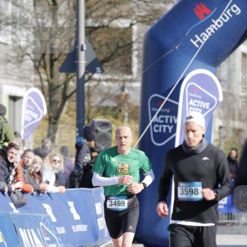 06.04.2025 - 44. Internationalen Wilhelmsburger Insellauf A. Gomolzig http://msf.ph/oto/7557059 06.04.2025 10:21:33 Ziel 3161, 3469, 3572, 3598 meine-sportfotos.de