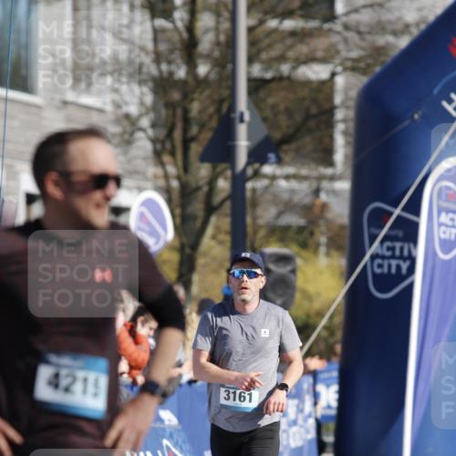 06.04.2025 - 44. Internationalen Wilhelmsburger Insellauf A. Gomolzig http://msf.ph/oto/7557060 06.04.2025 10:21:24 Ziel 3161, 4321 meine-sportfotos.de