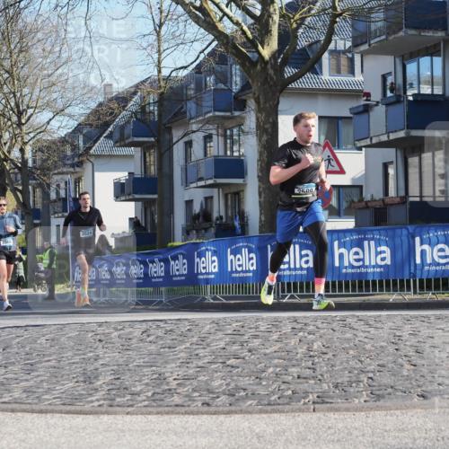 06.04.2025 - 44. Internationalen Wilhelmsburger Insellauf Luisa Fischer http://msf.ph/oto/7557071 06.04.2025 10:14:46 Ziel 3566, 3524, 3500 meine-sportfotos.de