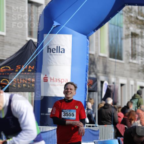 06.04.2025 - 44. Internationalen Wilhelmsburger Insellauf A. Gomolzig http://msf.ph/oto/7557081 06.04.2025 10:21:10 Ziel 3555, 4215 meine-sportfotos.de