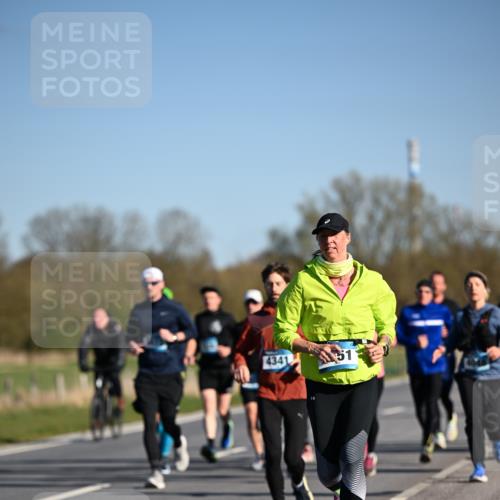 06.04.2025 - 44. Internationalen Wilhelmsburger Insellauf Dr. Thomas Lammeyer http://msf.ph/oto/7557113 06.04.2025 09:33:06 Laufen 4341 meine-sportfotos.de