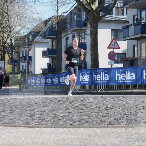 06.04.2025 - 44. Internationalen Wilhelmsburger Insellauf Luisa Fischer http://msf.ph/oto/7557114 06.04.2025 10:15:04 Ziel 1, 3059 meine-sportfotos.de