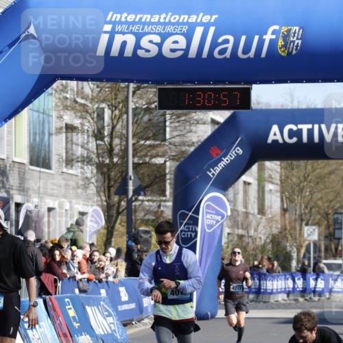 06.04.2025 - 44. Internationalen Wilhelmsburger Insellauf A. Gomolzig http://msf.ph/oto/7557115 06.04.2025 10:20:56 Ziel 3768, 4018, 4514 meine-sportfotos.de