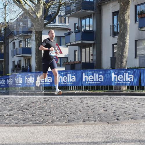 06.04.2025 - 44. Internationalen Wilhelmsburger Insellauf Luisa Fischer http://msf.ph/oto/7557118 06.04.2025 10:15:05 Ziel 3059 meine-sportfotos.de