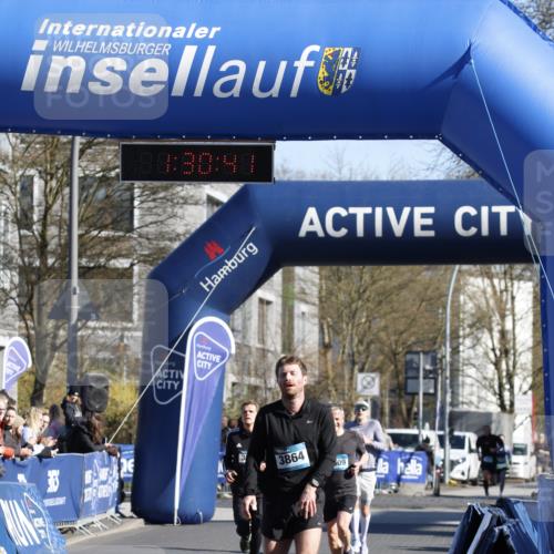 06.04.2025 - 44. Internationalen Wilhelmsburger Insellauf A. Gomolzig http://msf.ph/oto/7557139 06.04.2025 10:20:39 Ziel 3864 meine-sportfotos.de