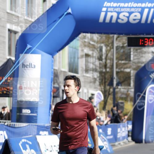 06.04.2025 - 44. Internationalen Wilhelmsburger Insellauf A. Gomolzig http://msf.ph/oto/7557146 06.04.2025 10:20:33 Ziel 4525, 5193 meine-sportfotos.de