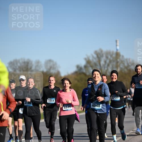 06.04.2025 - 44. Internationalen Wilhelmsburger Insellauf Dr. Thomas Lammeyer http://msf.ph/oto/7557165 06.04.2025 09:33:09 Laufen 39, 3354, 4146, 4145, 4048, 3730, 4354 meine-sportfotos.de