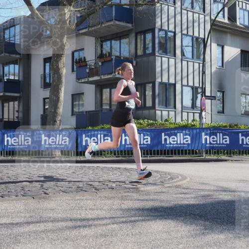 06.04.2025 - 44. Internationalen Wilhelmsburger Insellauf Luisa Fischer http://msf.ph/oto/7557192 06.04.2025 10:15:18 Ziel 776 meine-sportfotos.de
