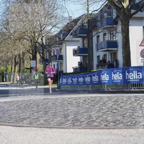 06.04.2025 - 44. Internationalen Wilhelmsburger Insellauf Luisa Fischer http://msf.ph/oto/7557228 06.04.2025 10:15:58 Ziel 4492 meine-sportfotos.de