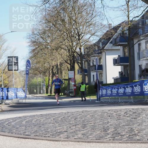 06.04.2025 - 44. Internationalen Wilhelmsburger Insellauf Luisa Fischer http://msf.ph/oto/7557258 06.04.2025 10:16:11 Ziel 4430 meine-sportfotos.de