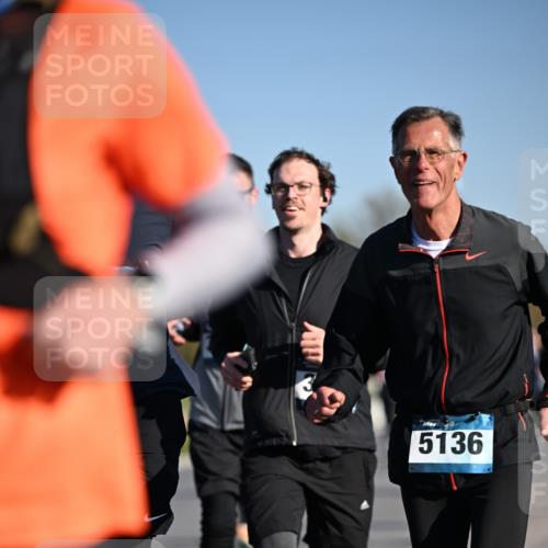 06.04.2025 - 44. Internationalen Wilhelmsburger Insellauf Dr. Thomas Lammeyer http://msf.ph/oto/7557268 06.04.2025 09:33:14 Laufen 5136 meine-sportfotos.de