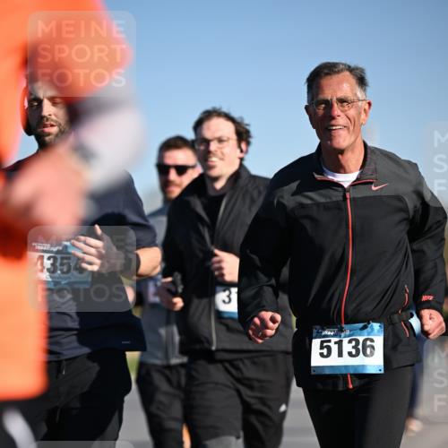 06.04.2025 - 44. Internationalen Wilhelmsburger Insellauf Dr. Thomas Lammeyer http://msf.ph/oto/7557271 06.04.2025 09:33:14 Laufen 1354, 3, 5136 meine-sportfotos.de