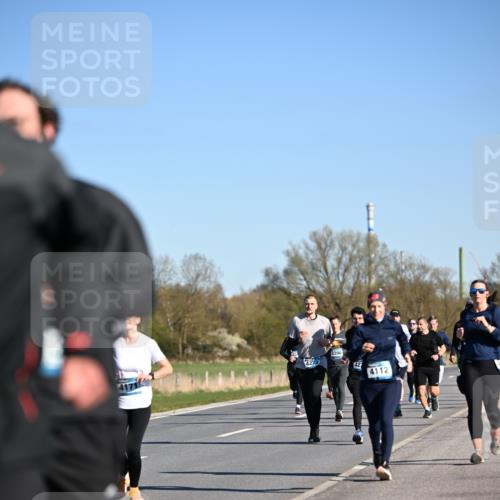 06.04.2025 - 44. Internationalen Wilhelmsburger Insellauf Dr. Thomas Lammeyer http://msf.ph/oto/7557281 06.04.2025 09:33:16 Laufen 4273, 427, 4112 meine-sportfotos.de