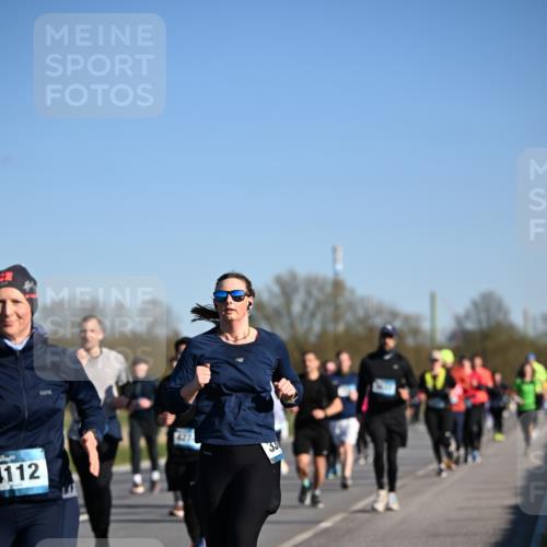 06.04.2025 - 44. Internationalen Wilhelmsburger Insellauf Dr. Thomas Lammeyer http://msf.ph/oto/7557311 06.04.2025 09:33:20 Laufen 112, 350 meine-sportfotos.de