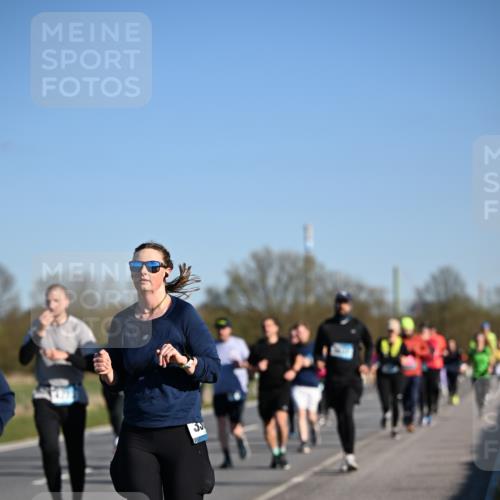 06.04.2025 - 44. Internationalen Wilhelmsburger Insellauf Dr. Thomas Lammeyer http://msf.ph/oto/7557321 06.04.2025 09:33:20 Laufen 35 meine-sportfotos.de