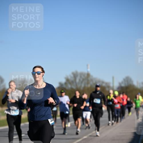 06.04.2025 - 44. Internationalen Wilhelmsburger Insellauf Dr. Thomas Lammeyer http://msf.ph/oto/7557325 06.04.2025 09:33:20 Laufen 33 meine-sportfotos.de