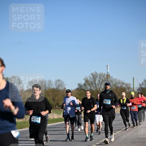 06.04.2025 - 44. Internationalen Wilhelmsburger Insellauf Dr. Thomas Lammeyer http://msf.ph/oto/7557330 06.04.2025 09:33:21 Laufen 4200, 4274, 3637, 3565, 3108, 3077, 3340 meine-sportfotos.de