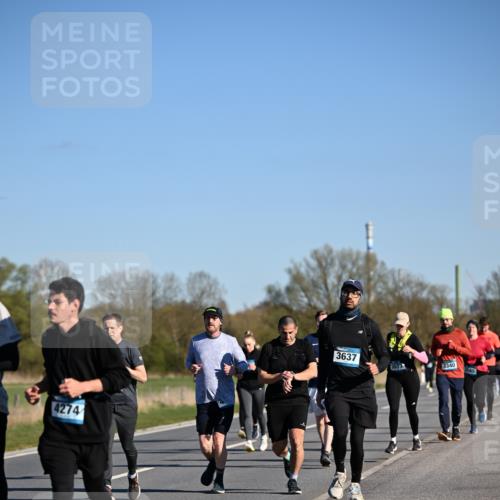 06.04.2025 - 44. Internationalen Wilhelmsburger Insellauf Dr. Thomas Lammeyer http://msf.ph/oto/7557344 06.04.2025 09:33:22 Laufen 4274, 3637, 3077, 3340 meine-sportfotos.de