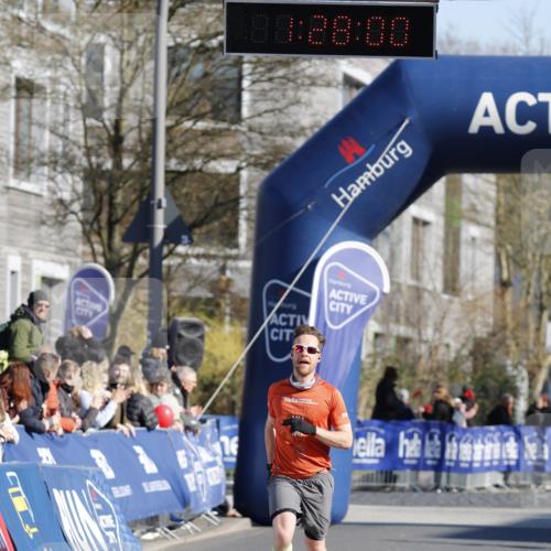 06.04.2025 - 44. Internationalen Wilhelmsburger Insellauf A. Gomolzig http://msf.ph/oto/7557349 06.04.2025 10:17:58 Ziel 3514 meine-sportfotos.de