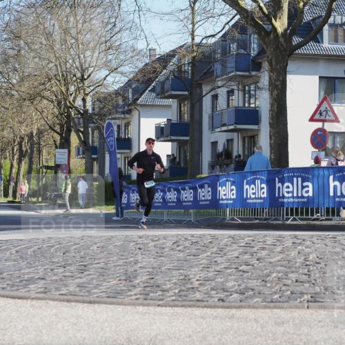 06.04.2025 - 44. Internationalen Wilhelmsburger Insellauf Luisa Fischer http://msf.ph/oto/7557350 06.04.2025 10:16:58 Ziel 4325 meine-sportfotos.de
