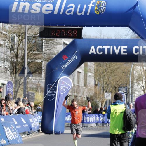 06.04.2025 - 44. Internationalen Wilhelmsburger Insellauf A. Gomolzig http://msf.ph/oto/7557356 06.04.2025 10:17:57 Ziel  meine-sportfotos.de