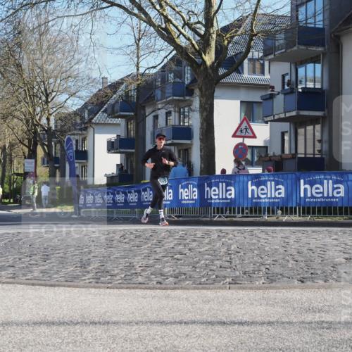 06.04.2025 - 44. Internationalen Wilhelmsburger Insellauf Luisa Fischer http://msf.ph/oto/7557360 06.04.2025 10:16:59 Ziel 4325 meine-sportfotos.de