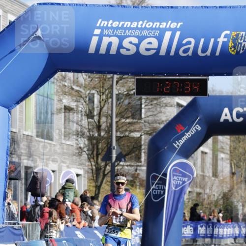 06.04.2025 - 44. Internationalen Wilhelmsburger Insellauf A. Gomolzig http://msf.ph/oto/7557363 06.04.2025 10:17:32 Ziel 3259, 4230 meine-sportfotos.de